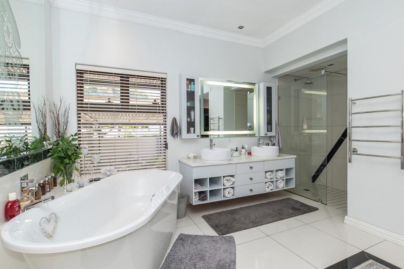 3 Bedroom Property for Sale in Stonehurst Mountain Estate Western Cape